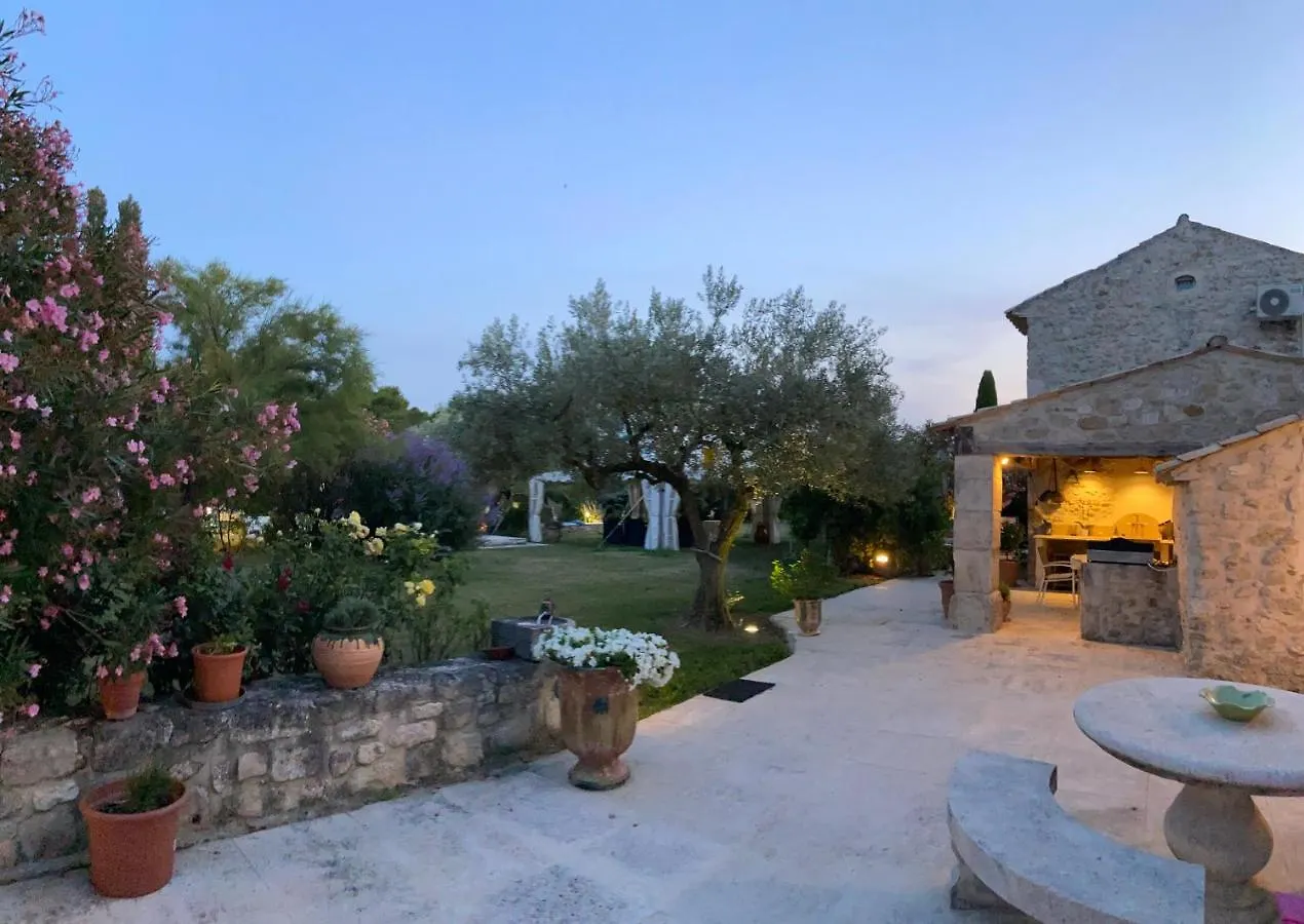 Holiday home Le Mas D'Isachris Le T2 Villa La Garde Adhemar