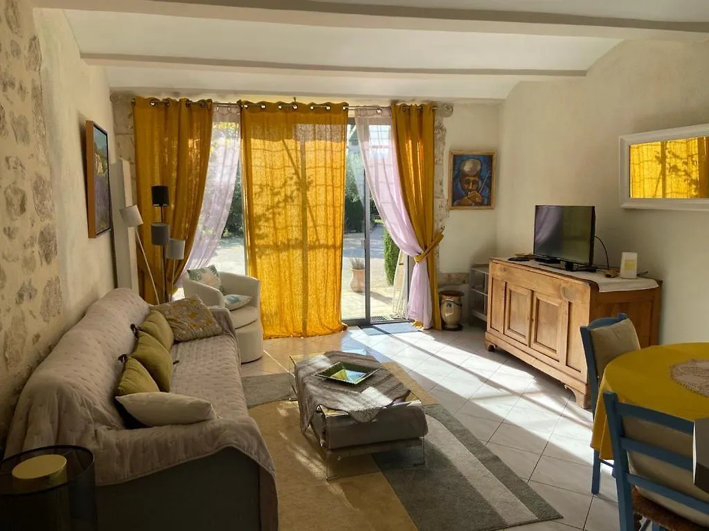 Holiday home Le Mas D'Isachris Le T2 Villa La Garde Adhemar France